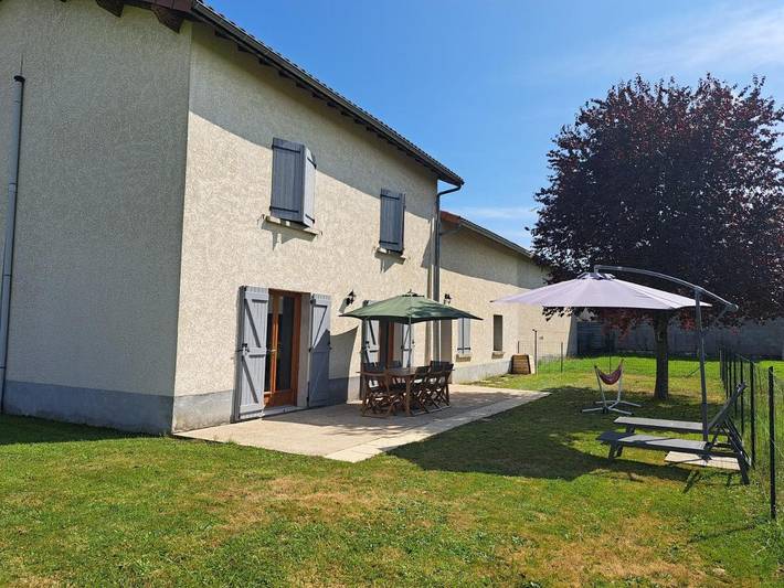 Location de vacances pour 7 personnes, avec terrasse dans Crevant-Laveine