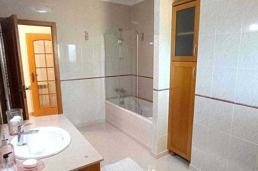 Stunning Town Villa close to beach and Golf courses in Caldas da Rainha, Leiria District
