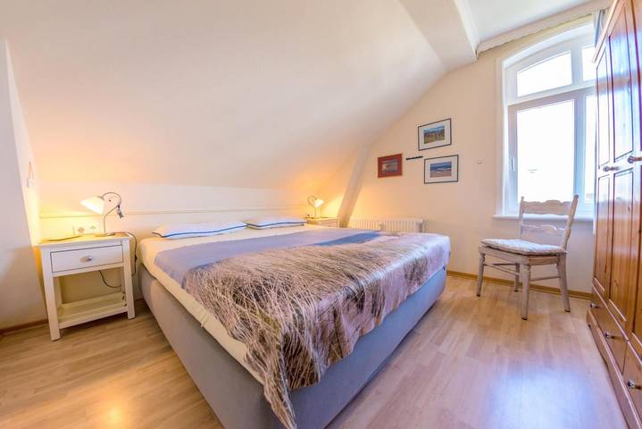 Ganze Wohnung, Strandnahe 2-Zimmer-Ferienwohnung mit ca. 38m² Wohnfläche, für bis zu 2 Personen in Wenningstedt, Sylt