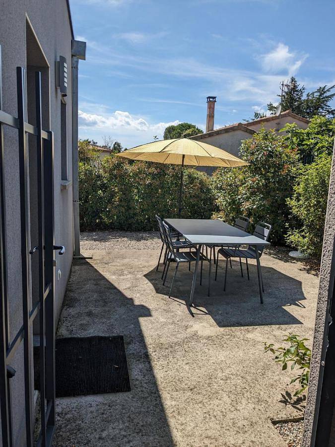 Appartement entier, Studio meublé avec jardin et parking sécurisé in Mours-Saint-Eusèbe, Région de Valence