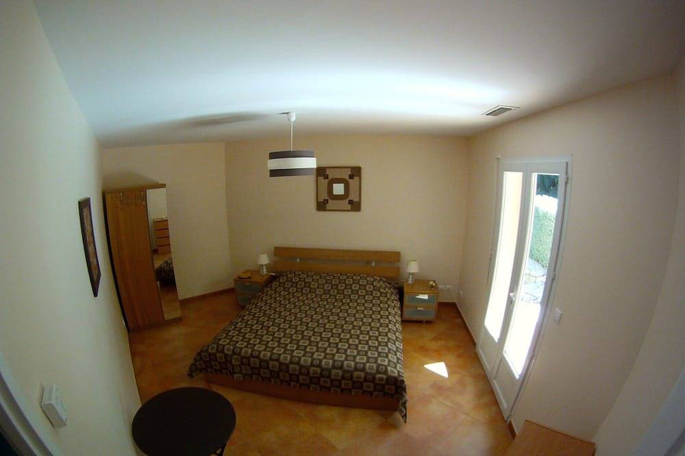Villa lumineuse, climatisée, sur 9000m², piscine, tranquillité et repos assurés in Laroque-des-Albères, Côte méditerranéenne (France)