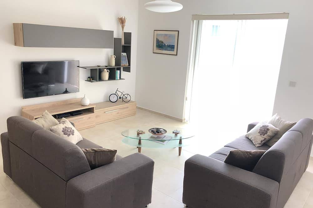 Ganze Wohnung, Azure Cottage: Schöne, moderne 3-Zimmer-Wohnung mit Gemeinschaftspool in Marsalforn, Zebbug