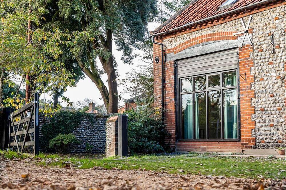 Cottage standard private bathroom The Cottage in Cromer, Norfolk Coast