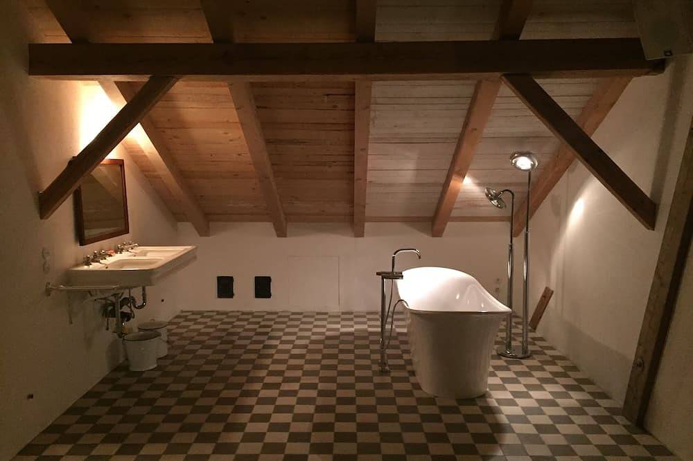 Alleinlagehof Halmberg Chiemgau, Reiterhof, viel Natur, Tiere in Soyen, Landkreis Rosenheim