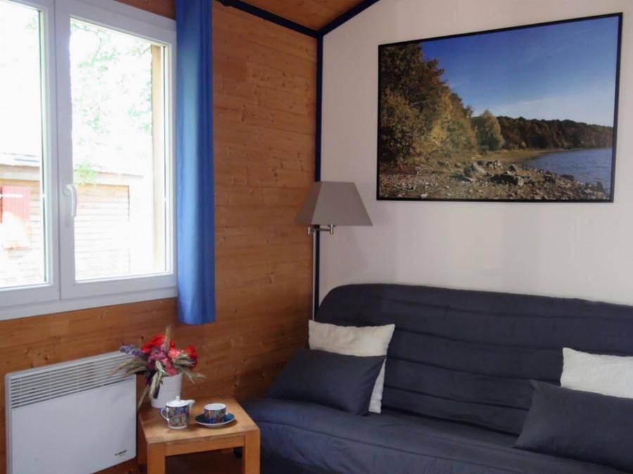 Camping Le Village loisirs de Goule - Chalet 4 personnes - Confort Pmr in Bessais-le-Fromental, Saint-Amand-Montrond