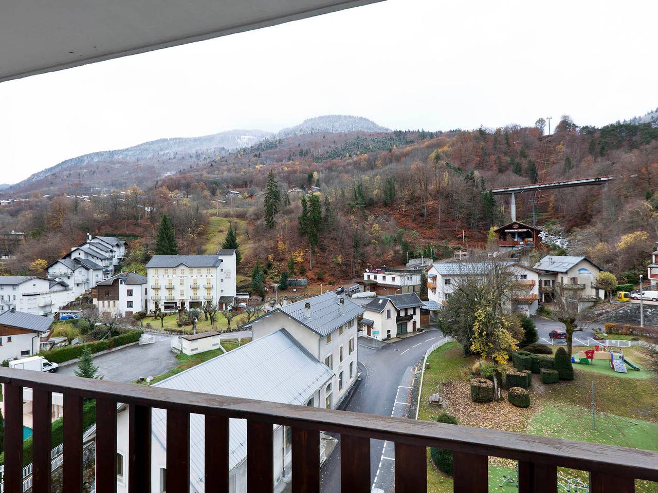 Estudio entero, Estudio para 5 personas con balcón, Wifi y aparcamiento - Centro de Brides-les-Bains in Brides-les-Bains, Les Trois Vallées