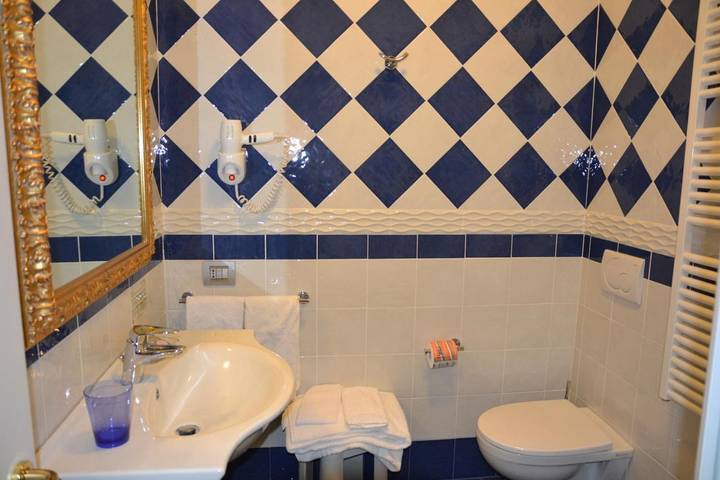 Location de vacances pour 3 personnes, avec jacuzzi ainsi que jardin et piscine, adapté aux familles à Tortoreto Alto - 3