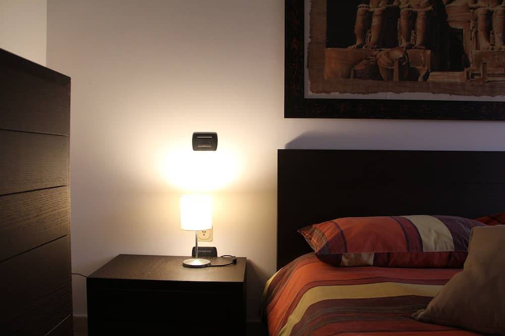 Apartamento entero, Cozy apartment with breakfast included and private garage on request in Foggia, Provincia de Foggia