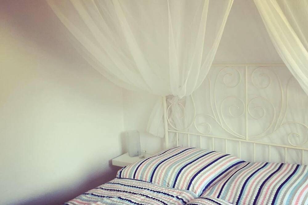 Entire apartment, Vacation home Mikesh - Holiday apartment Maus in Chemnitz, Chemnitz (region)