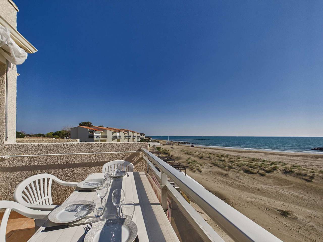 Studio entier, Grau d'Agde : Studio cabine avec terrasse, parking privé, vue mer in Grau-d'Agde, Agde