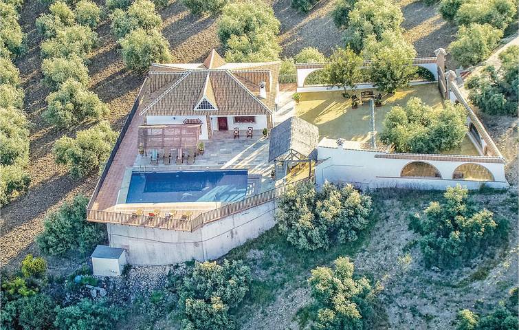 Apartamento de 120 m2 con aire acondicionado, terraza, piscina y barbacoa in Iznájar, Sierras Subbéticas