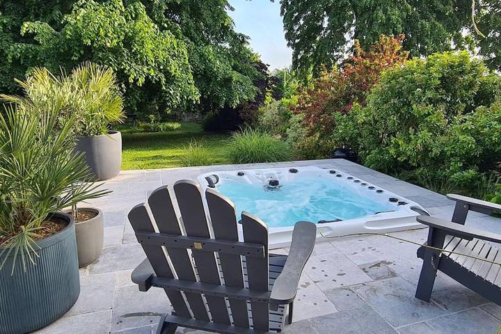 Location de vacances pour 6 personnes, avec terrasse et jacuzzi à Saint-Prix (Val-d'Oise)