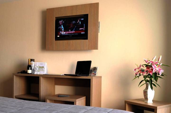 Hôtel pour 6 personnes, avec balcon à Bessines-sur-Gartempe - 3