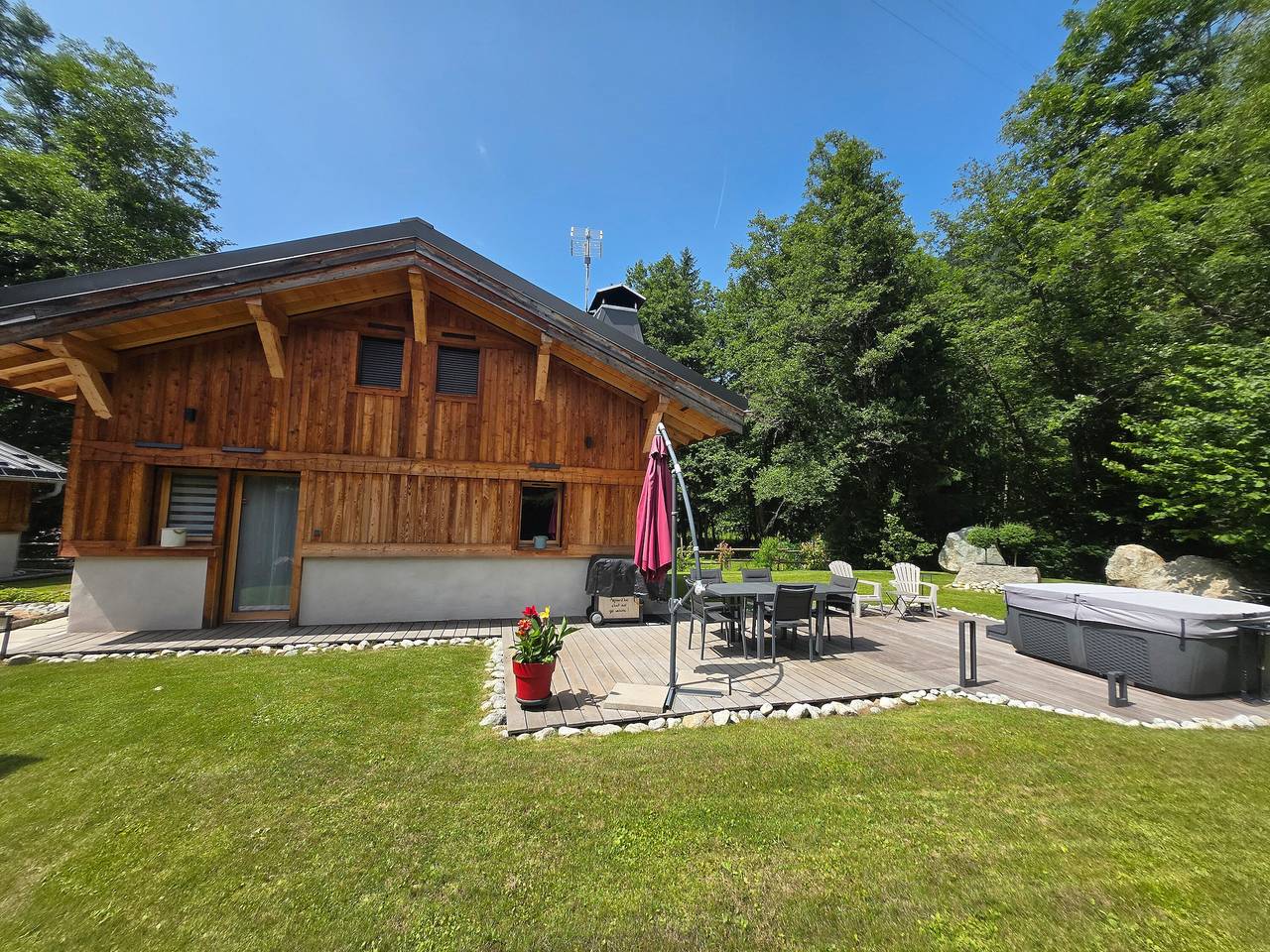 Chalet "Pierre d'Anatase" mit Bergblick, Terrasse, Garten und Wlan in Saint-Gervais-les-Bains, Pays du Mont-Blanc