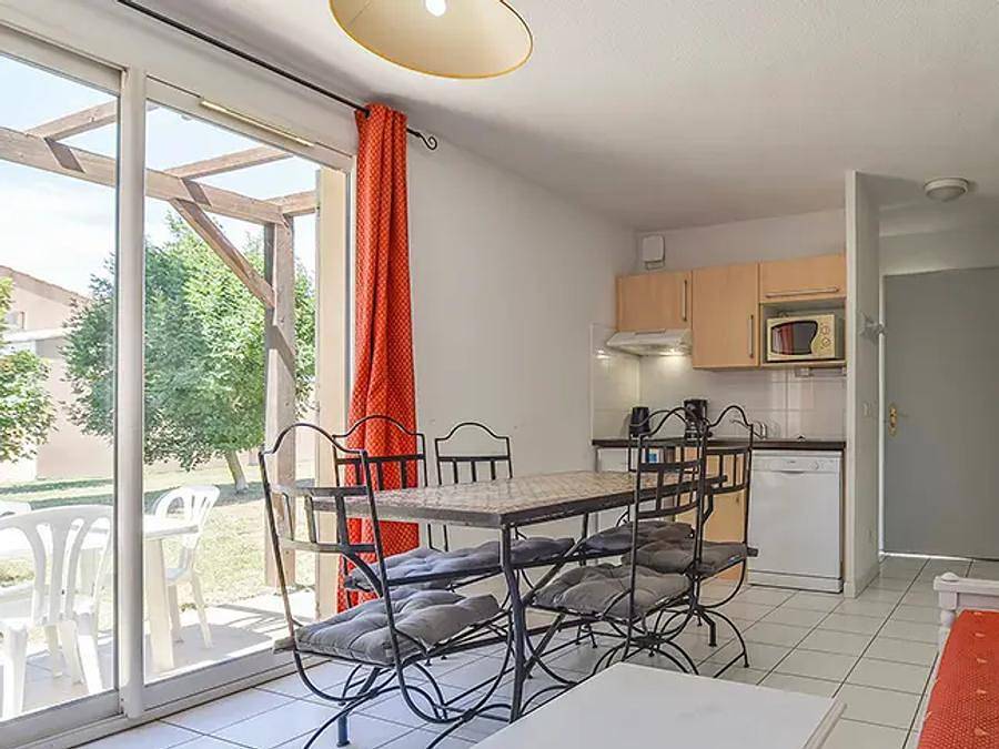 Résidence Sun Hols Les Rives du Lac - Vacancéole - Ferienhaus 6 personen - Haus 3 Zimmer 6 Personen in Saint-Saturnin-lès-Avignon, Vaucluse