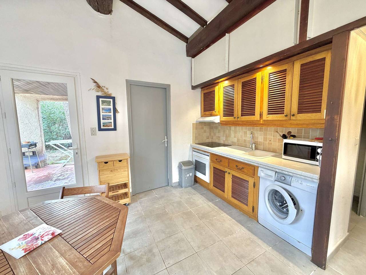 Mini-villa à 50m de la plage de Santa-Giulia, terrasse, parking, linge inclus in Santa Giulia, Porto-Vecchio