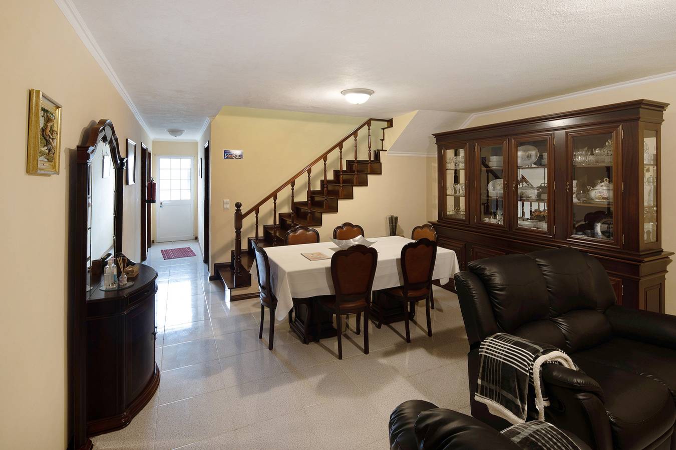 Casa de férias 'Silvia's House' com terraço privado, jardim privado e acesso Wi-Fi in São Miguel Island, Rosto do Cão (Livramento)