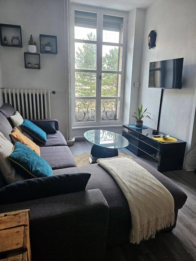 Gîte pour 4 personnes, avec vue, animaux acceptés dans Office De Tourisme De Royat Chamalieres - 3