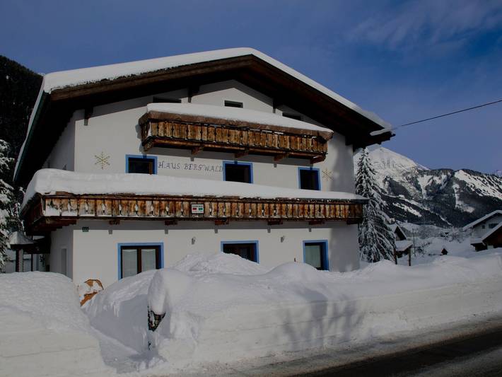 Ferienwohnung für 7 Personen, mit Balkon/Terrasse und Garten sowie Sauna in Lechtaler Alpen