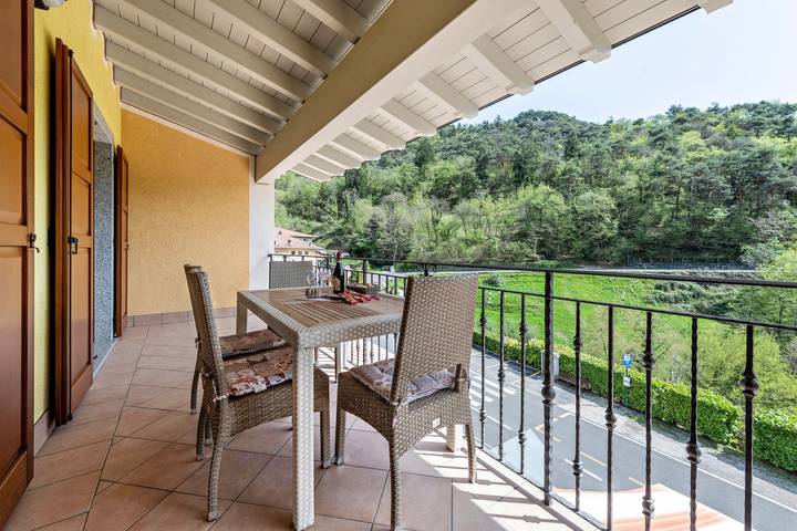 Appartamento intero, Appartamento rustico "Residence Tatiana B2" con piscina, terrazza in Tremosine, Prealpi Gardesane