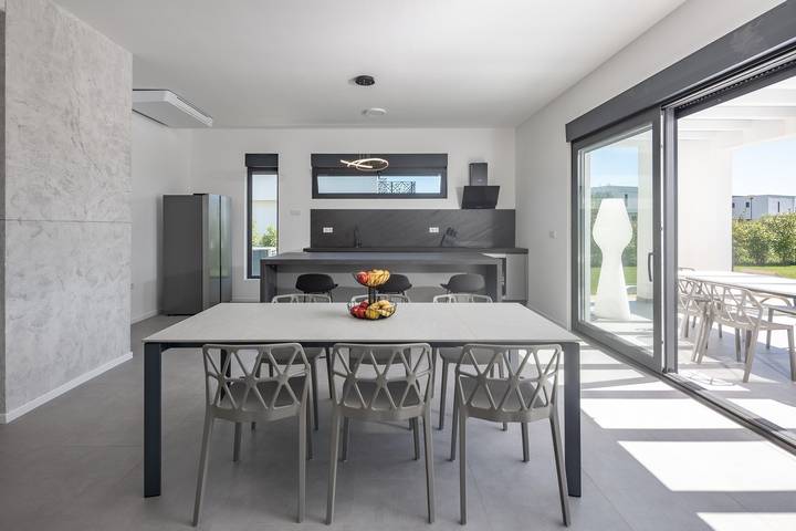 Neu! Luxusvilla Alta - 50 m2 beheizter Pool, Familien, BBQ in Jursici, Svetvinčenat