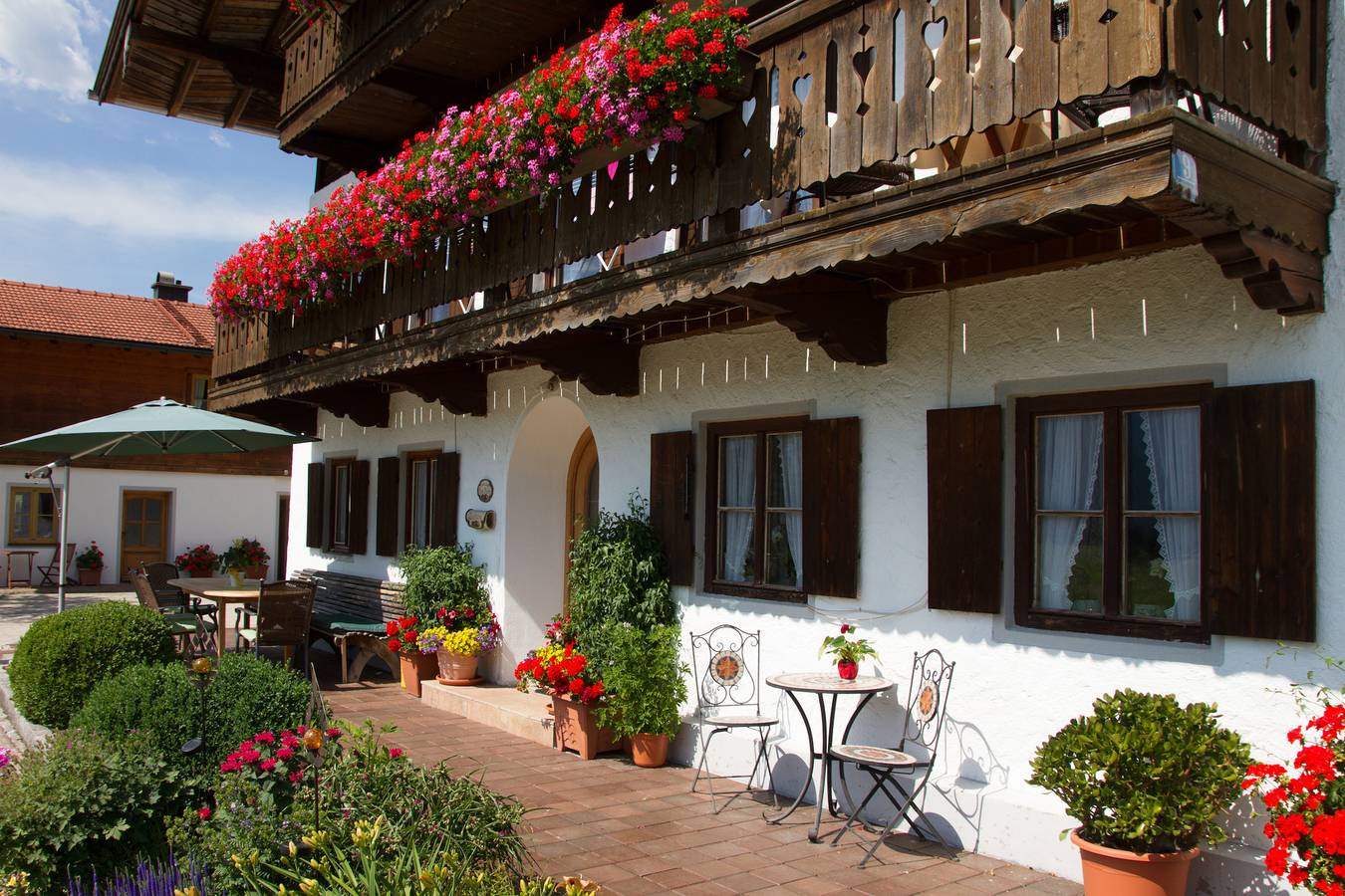 Neuhaushof - Chiemgau Karte - Doppelzimmer 4 mit Etagendusche und Wc, Balkon in Inzell, Bayerische Alpen