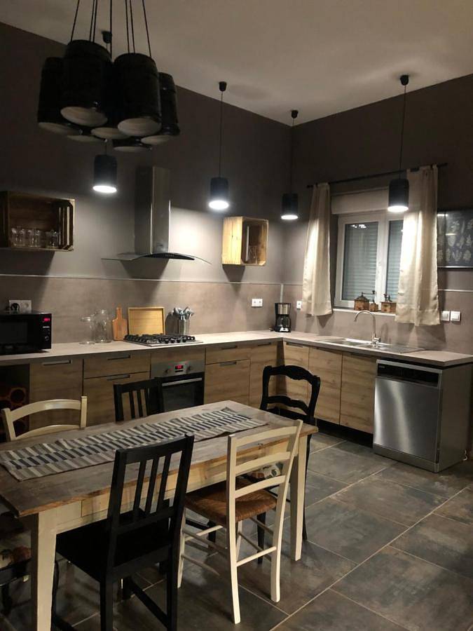 Four-Bedroom House in Hem-Lenglet, Département Nord