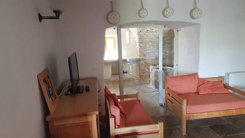 Gîte de groupe du Couvent 21 personnes in Saint-Georges-de-Lévéjac, Parc national des Cévennes