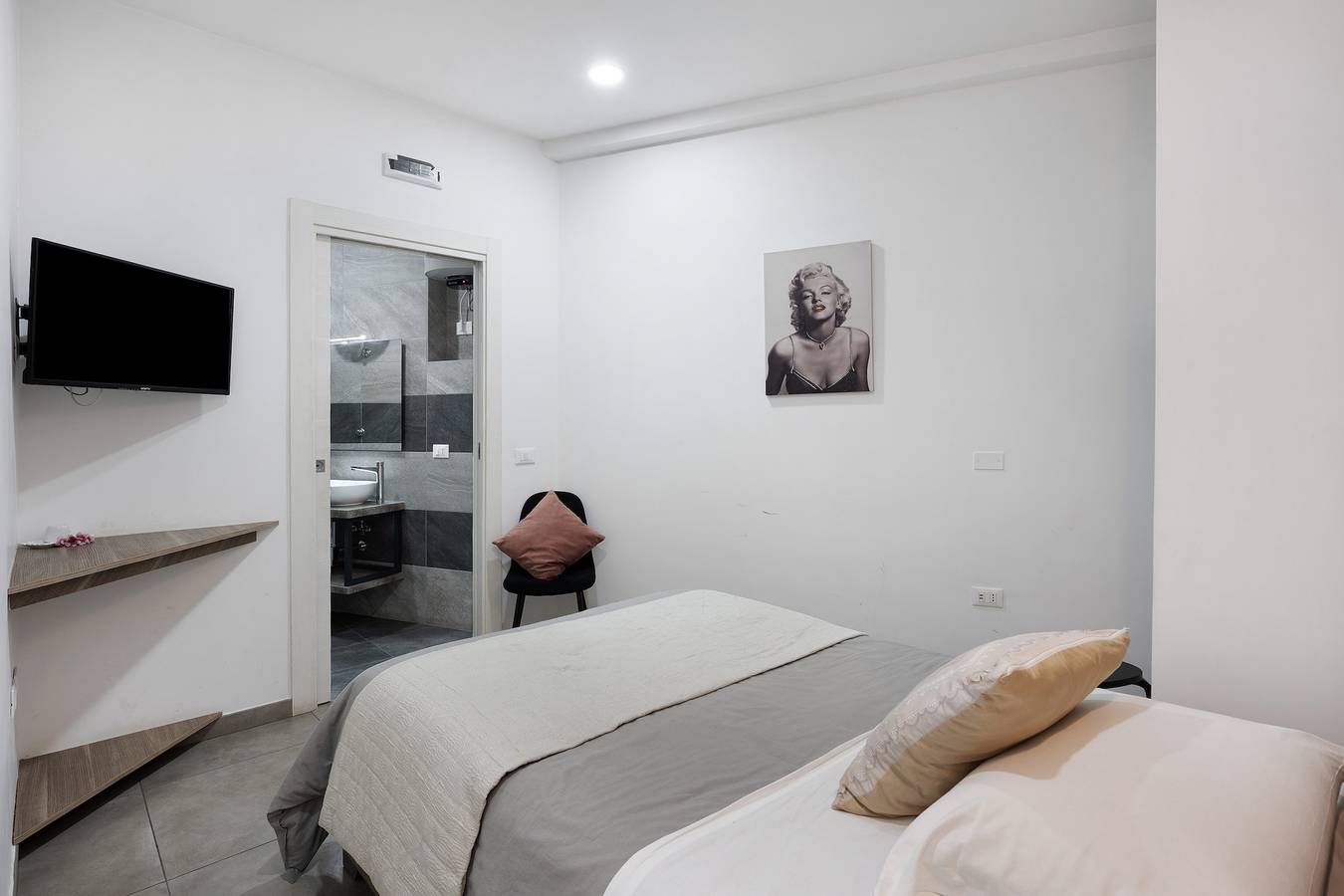 Zimmer 'Superior 4 Con Bagno Privato' mit Wi-Fi und Klimaanlage in Neapel, Neapel Provinz