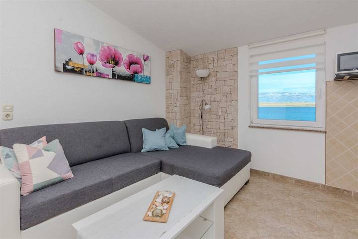 Gîte pour 4 personnes, avec balcon et balcon/terrasse dans Vir - 2