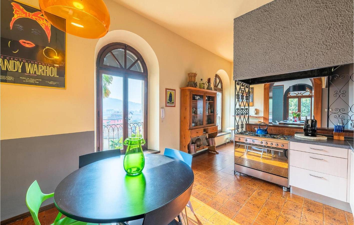 Apartamento entero, Apartamento 'Byron' con vistas al lago, Wi-Fi y aire acondicionado in Riva del Garda, Montañas Garda