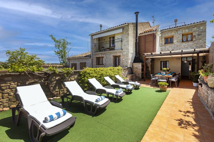 Villa "Sleeps 10 Private Pool" mit Bergblick, privatem Pool und Wlan in el Pont de Vilomara i Rocafort, Pla de Bages DO