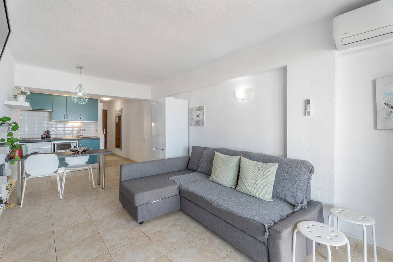 Hel lejlighed, Vacation Home 'Santa Maria 151' with Sea View, Shared Pool & Wi-Fi in Playa Puerto Colón, Adeje