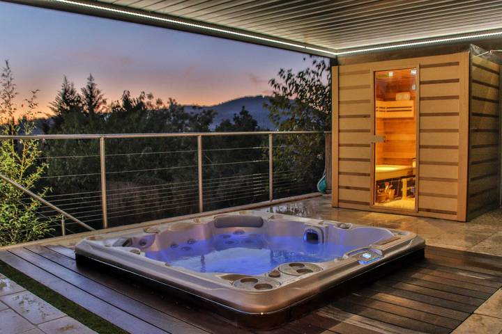 Außergewöhnliche Villa in Le Beausset mit beheiztem Pool in Le Beausset, Mittelmeerküste (Frankreich)