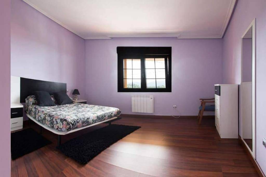 Villa Paula in Avilés, Côte Cantabrique