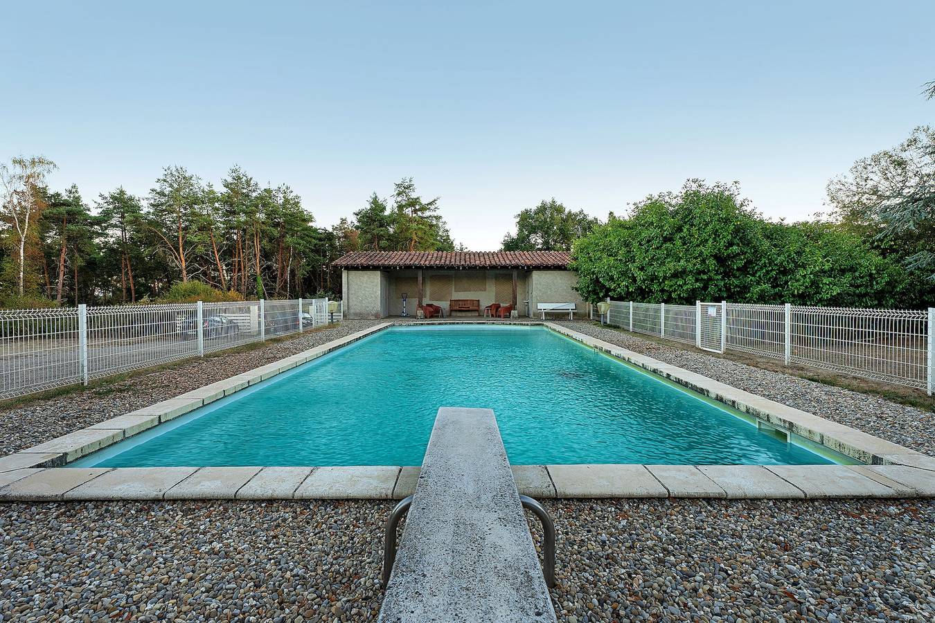 Gîte des roties: Restored Family Home with Pool in a 7-Hectare Park in Poncins, Montbrison