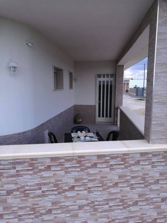 Ferienwohnung für 5 Personen, mit Balkon und Terrasse sowie Seeblick und Ausblick in Torre Colimena - 3
