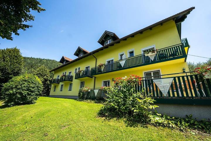 BnB für 2 Personen, mit Balkon und Terrasse sowie Garten und Ausblick am Klopeiner See