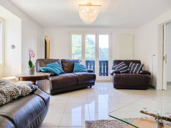 Ferienhaus für 7 Personen, mit Terrasse und Seeblick in der Schweiz - 2