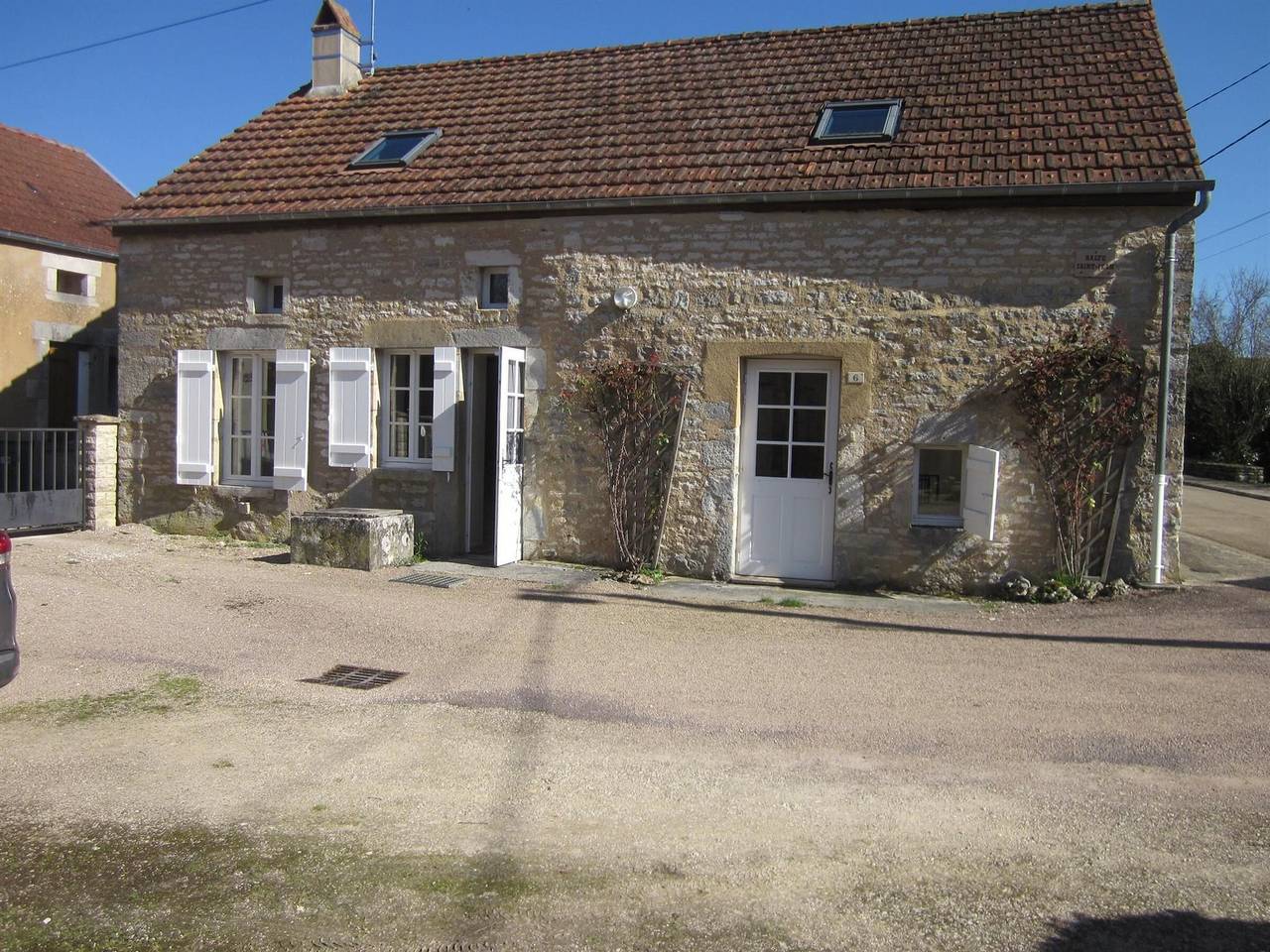 Charmante maison avec barbecue et vélos, animaux admis in Annoux, Région d'Avallon