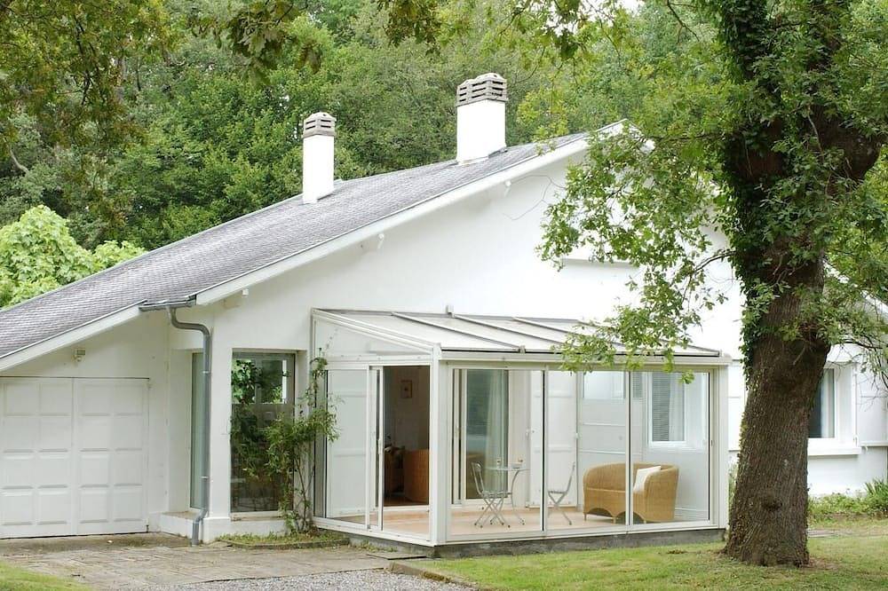 La Conciergerie-Casa-Confortable-Baño privado externo-Vista al Jardín in Jurançon, Béarn