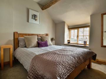 Log Cabin for 4 People in Buxton, Peak District, Photo 3