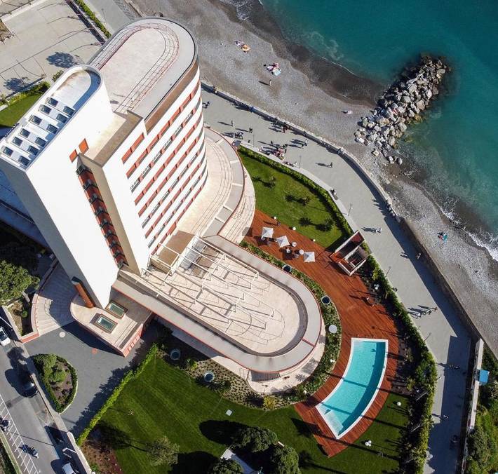 Hotel für 2 Personen, mit Terrasse und Garten sowie Pool in Chiavari