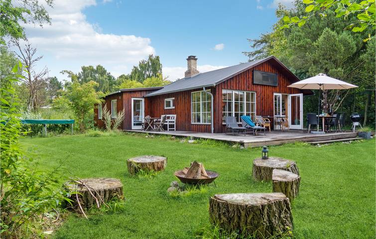 Ferieudlejning for 6 personer, med Terrasse og Have i Klint