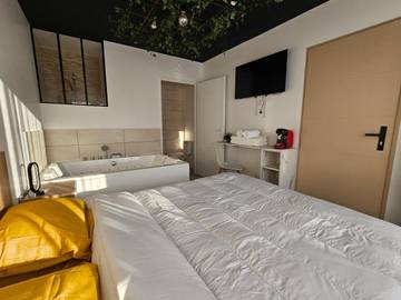 Chambre d’hôte pour 2 personnes, avec terrasse ainsi que piscine et jacuzzi à Narbonne