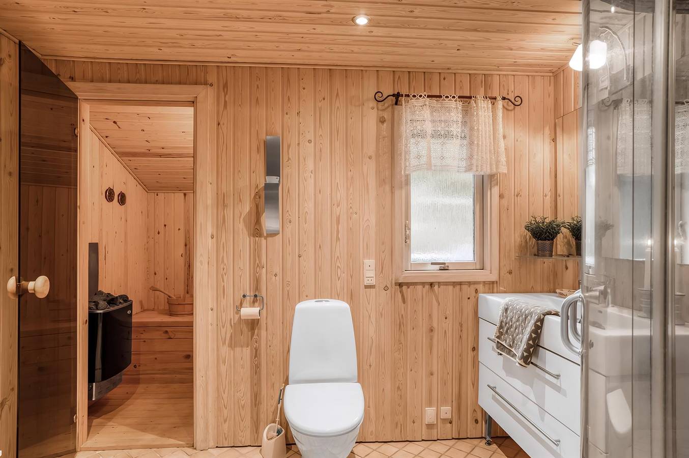 Nice home in Blokhus w/ Sauna, Wifi and 3 Bedrooms in Rødhus, Jammerbugt