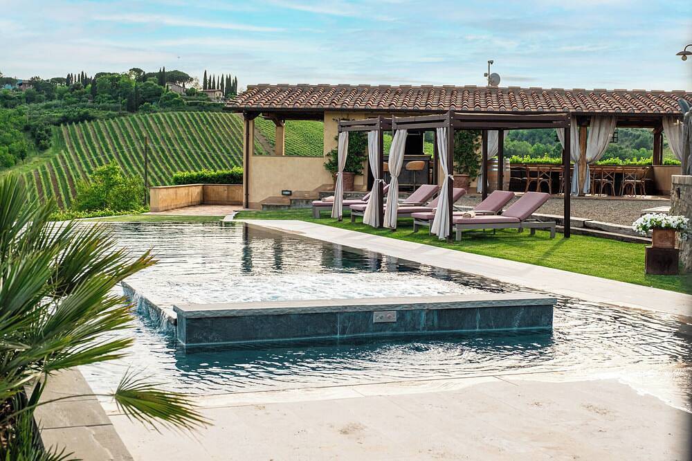 Villa for 10 People in San Gimignano, Siena Province