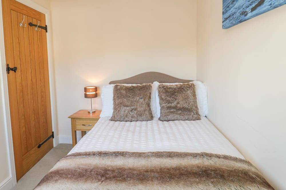 7 Malt House Court, family friendly, with a garden in Watchet in Watchet, Somerset