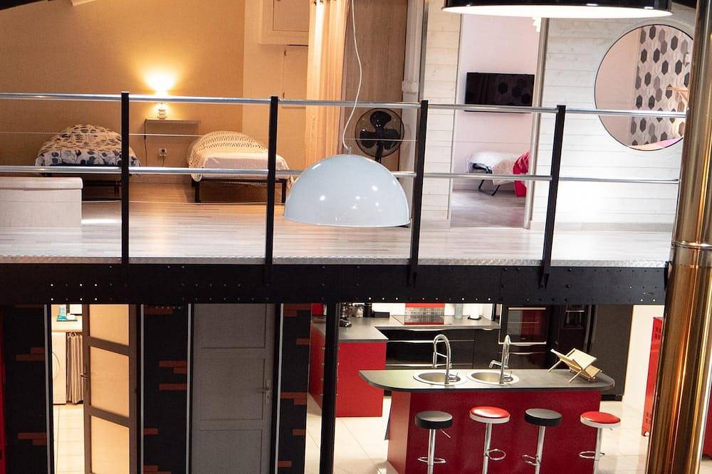 Loft Spacieux à Wimille - Close to Nausicaa and the Beaches, sleeps 8 in Wimille, Boulogne-sur-Mer region
