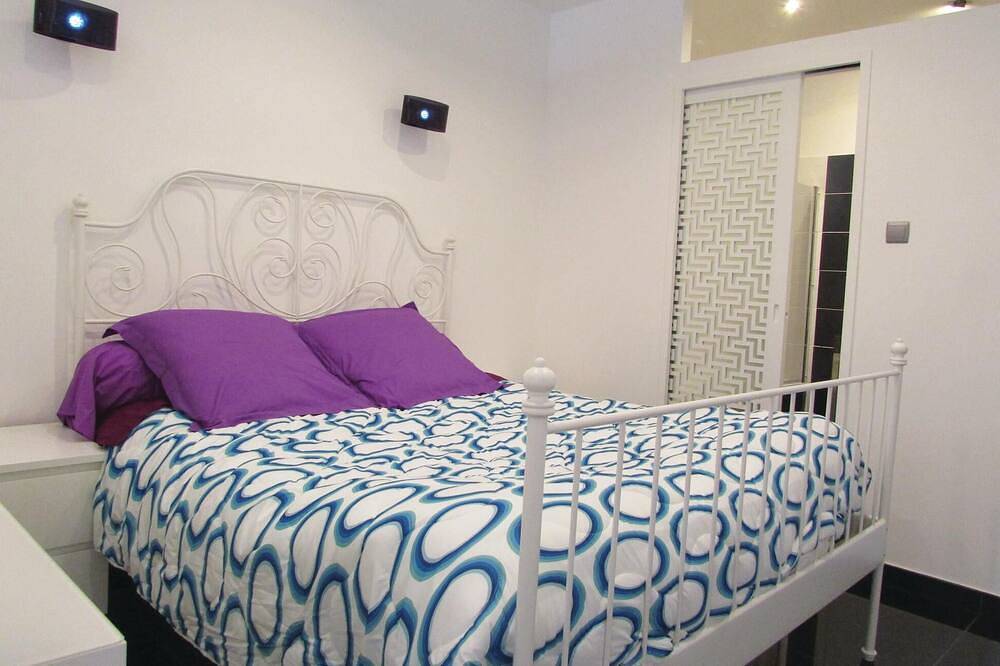 Entire apartment, 2 bedroom awesome apartment in Algajola in Aregno, Calvi region